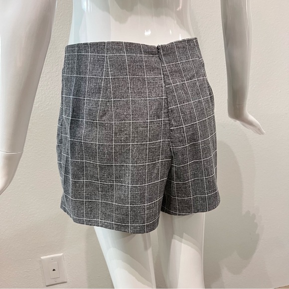 Forever 21 Skort Womens Medium Plaid Herringbone Gray Mini Skirt/ Short - Picture 6 of 8
